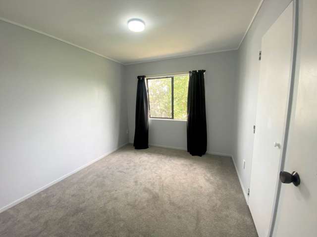 75A Rosier Road Glen Eden_2
