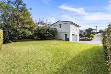 24 Weybridge Crescent_2