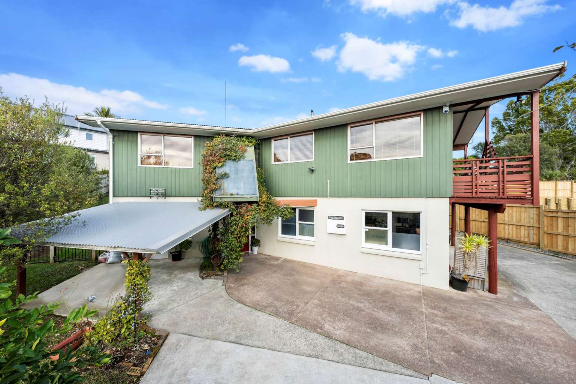 2/36 Sylvan Crescent Te Atatu South_0