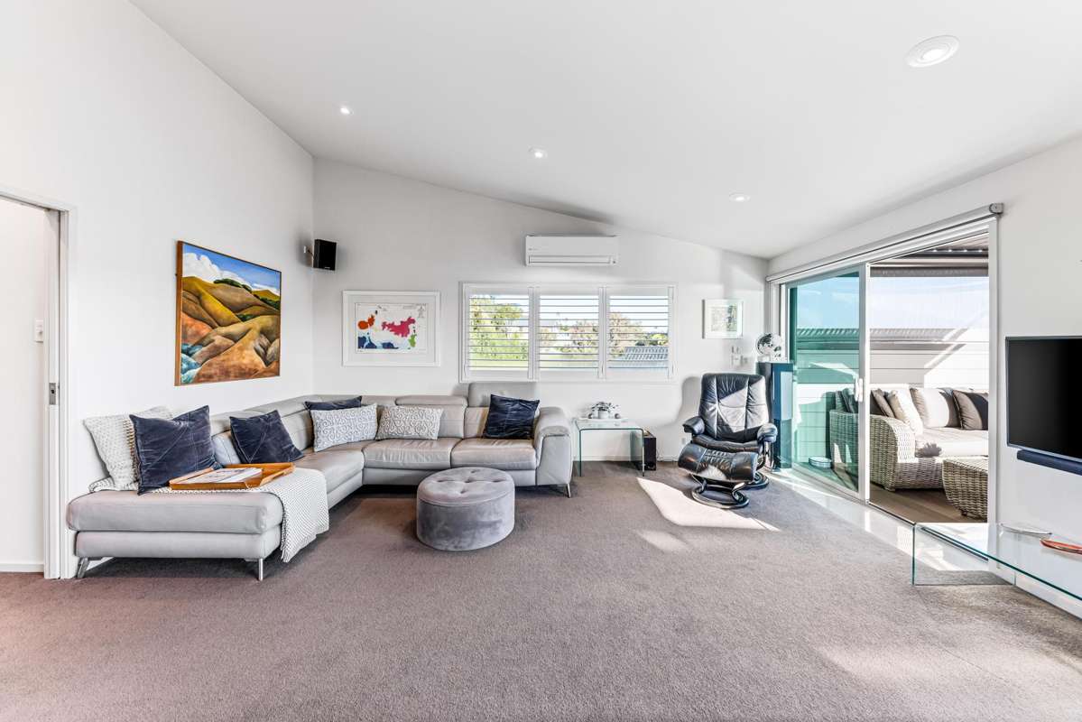 2/12 Browns Bay Road_1
