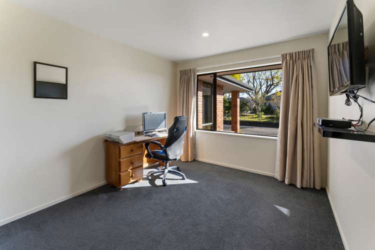 10 Lobank Place Richmond_10