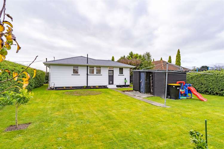 10 Surrey Street Solway_17