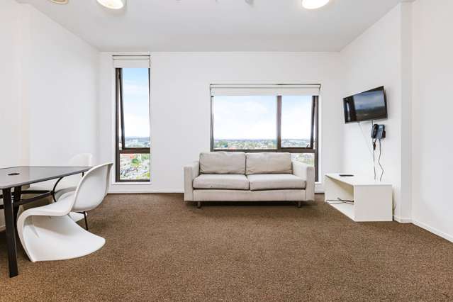 1111/17 Putney Way Manukau_3