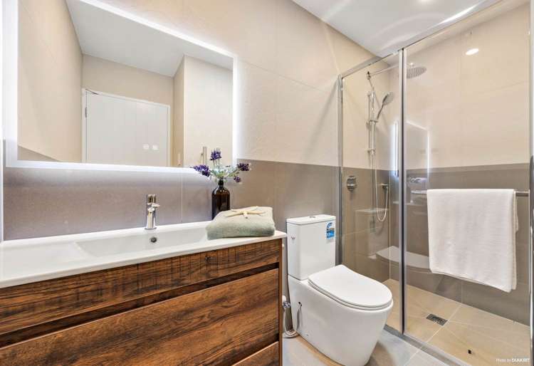 11D Rene Place Sunnyhills_11