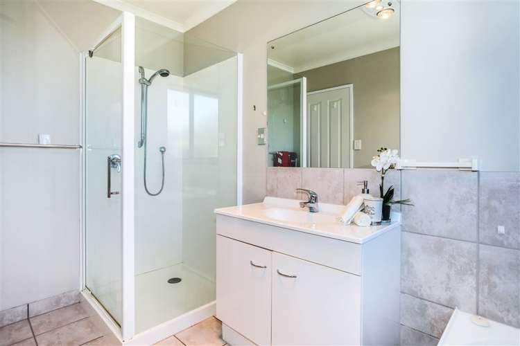 21 Keri Vista Rise Papakura_13