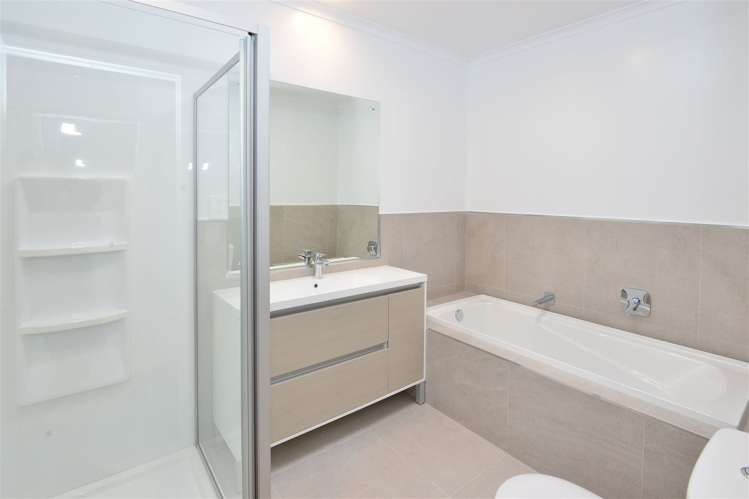 3 Couldrey Crescent Red Beach_17