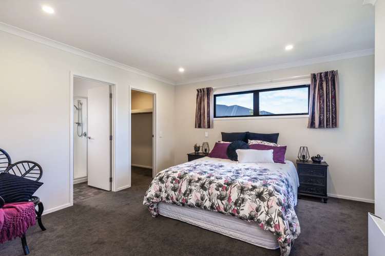 17 Noumea Drive Rangatira Park_7