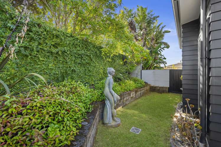 60 Chesterfield Way Orewa_19