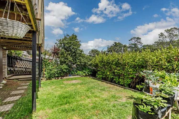 1/111 Spinella Drive Bayview_13
