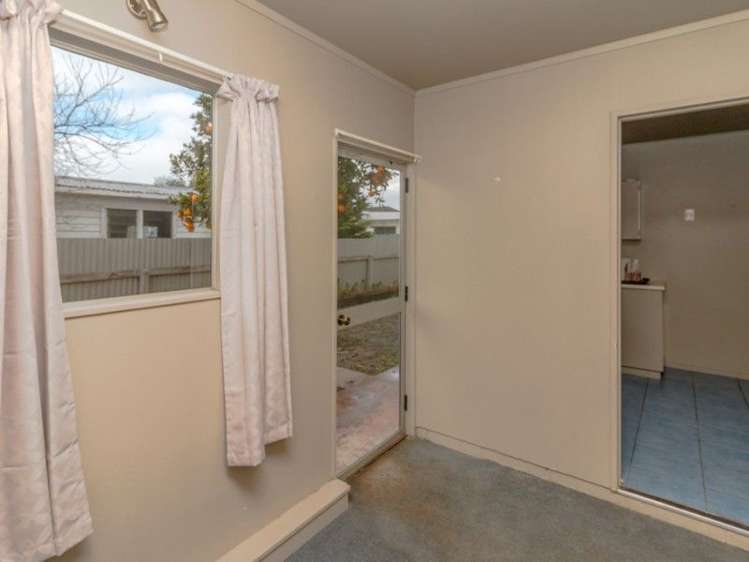 2/8 Flanders Avenue Onekawa_6