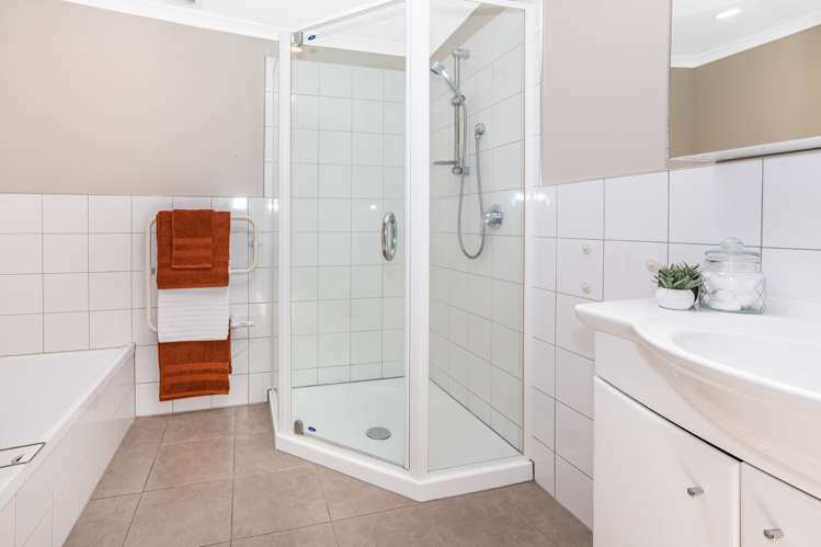 16 Cedarwood Street Woodridge_17