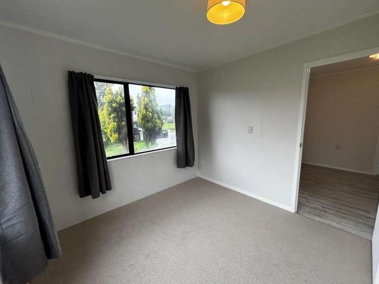 26 Gordon Road 11229_8