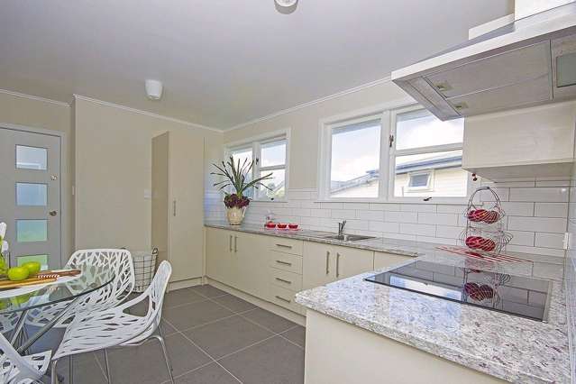 12 Crown Crescent Otara_2