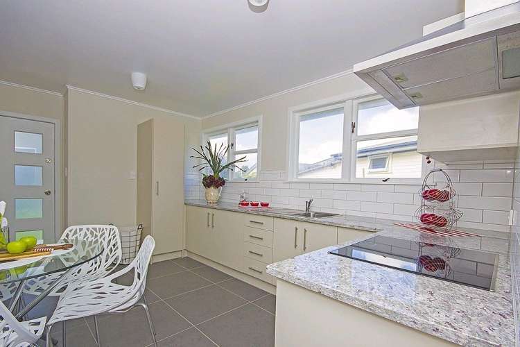 12 Crown Crescent Otara_2
