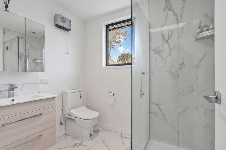 2/80 Awaroa Road Sunnyvale_10