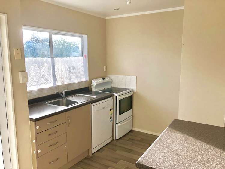 2/12 Claridge Street Glen Eden_3