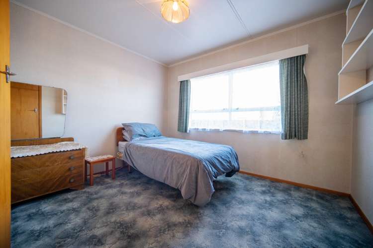 40 Tennyson Crescent Stoke_13