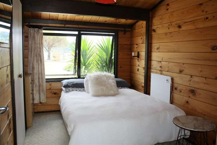 12 Ajax Head Pauanui_10