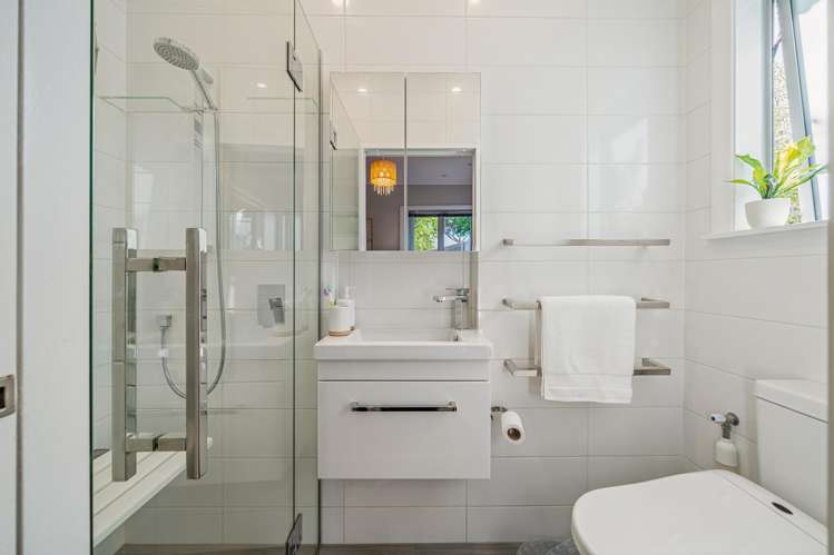 7 Sunset Parade Plimmerton_13