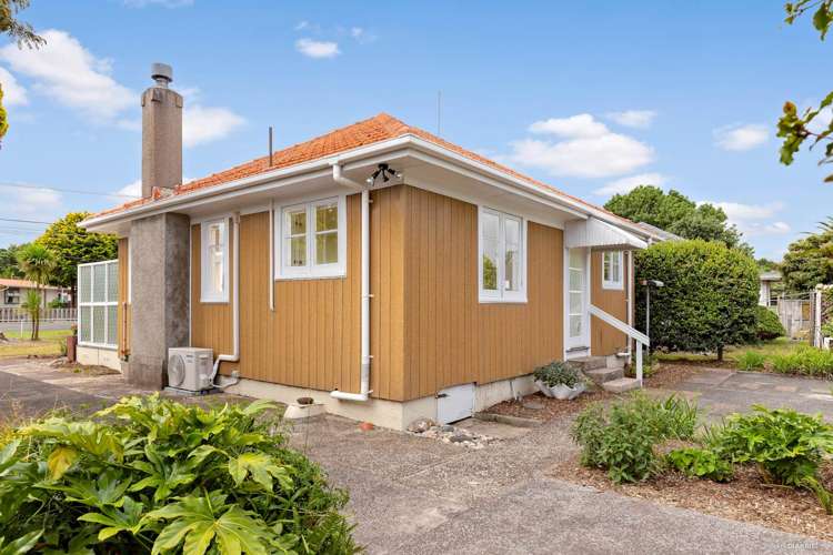 14 Taikata Road Te Atatu Peninsula_16