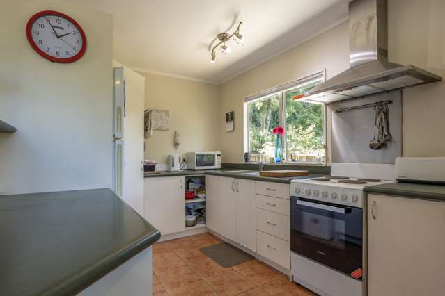 8 Ngaio Road Titirangi_4