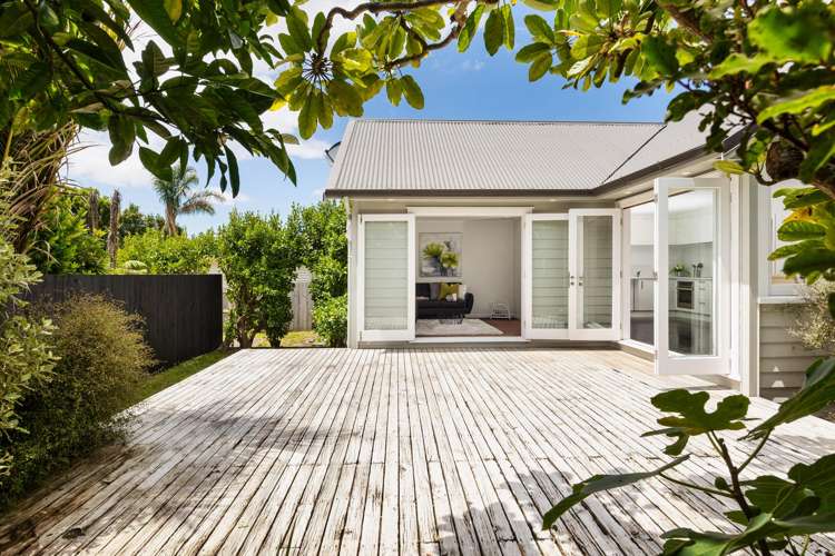 32 Pine Avenue Henderson_10