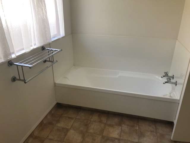 3/705 Whitehead Road 10482_3