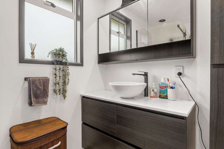 208 Ngamotu Road Spotswood_13