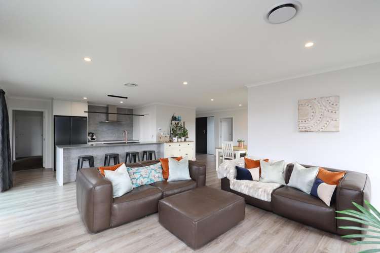 66 Katania Heights Brightwater_7