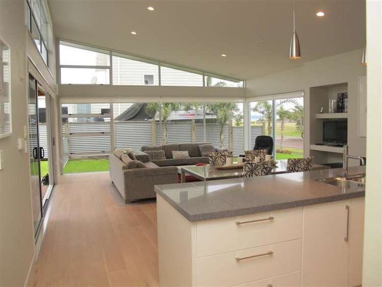 105 Ocean Close Matarangi_11