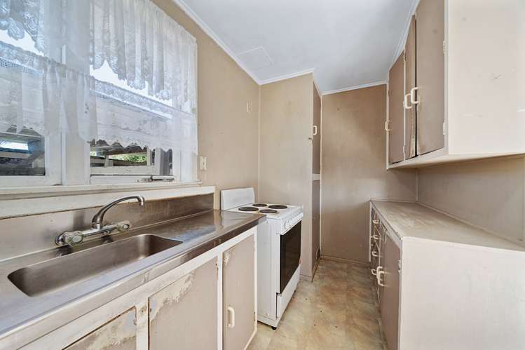 3 Cobham Crescent Kelston_13