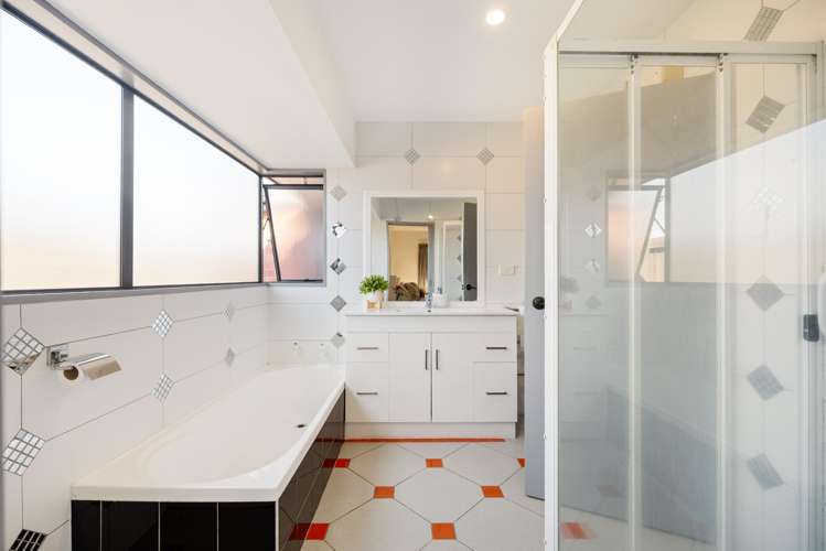 2/252 Grahams Road Bishopdale_5