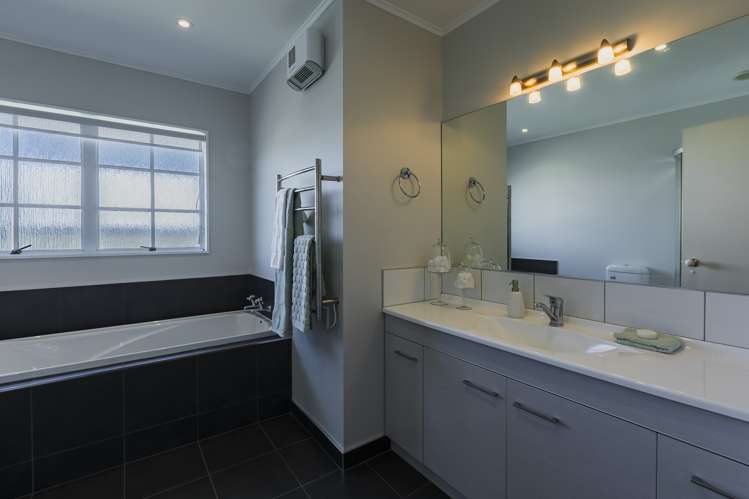 81 Churchill Drive Taradale_21