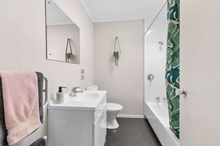 10b Tralee Place Johnsonville_7