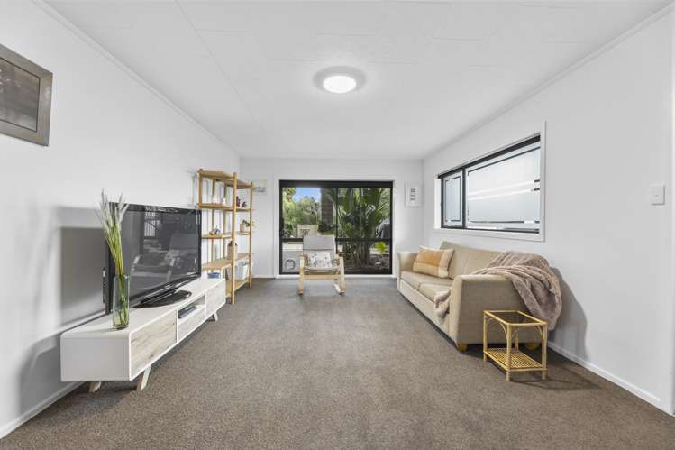 8 Clariton Avenue Green Island_18