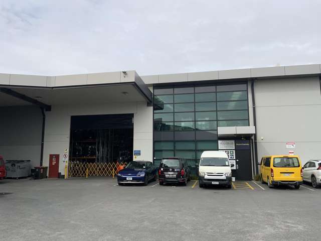 Modern warehouse facility – 700sqm