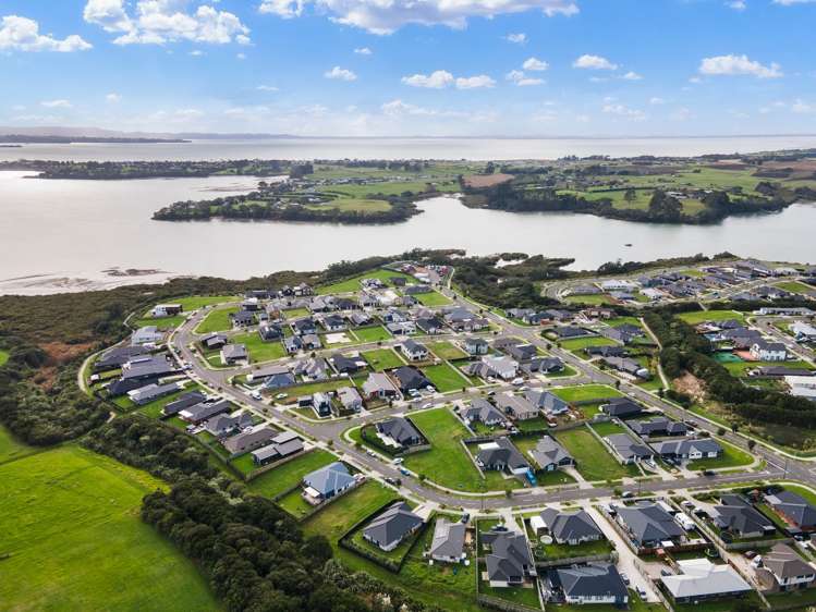 19 Tahuna Minhinnick Drive Glenbrook_24