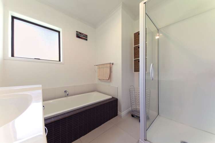 1/6 Sonnenberg Way Titirangi_9