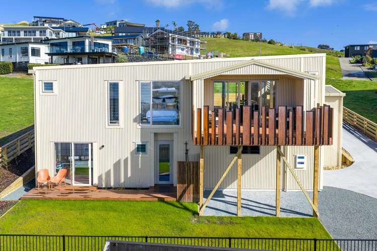 5 Blue Moon Rise Langs Beach_3