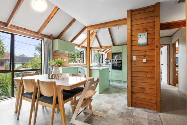 2/2 Rossmore Terrace Murrays Bay_7