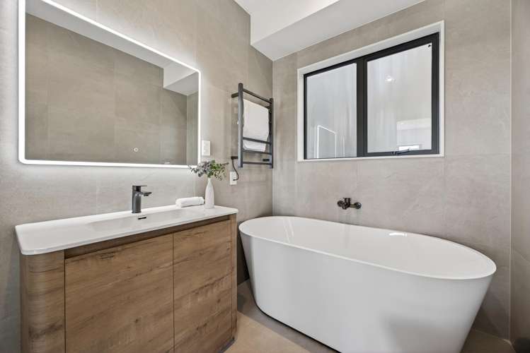 244E West Hoe Heights Orewa_25