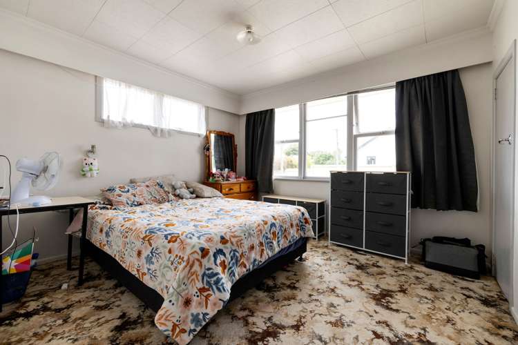 1/19 Greta Street Glenview_15