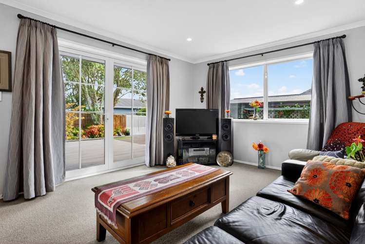 20 & 20A Brian Crescent Stanmore Bay_30