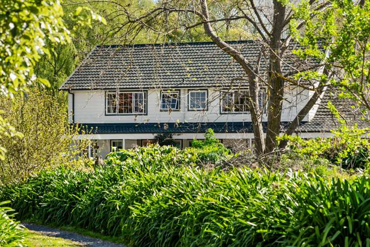215 Riverbend Road Meeanee_28