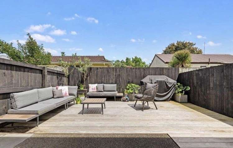 49 Chiefs Court Hamilton East_3