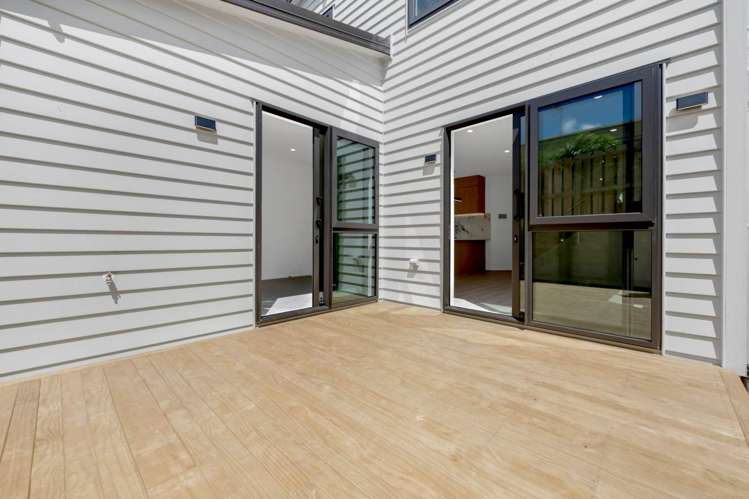 2/7 Edgar Pearce Place Howick_21