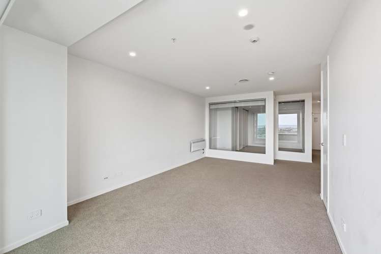 904/8 Waikumete Road Glen Eden_21