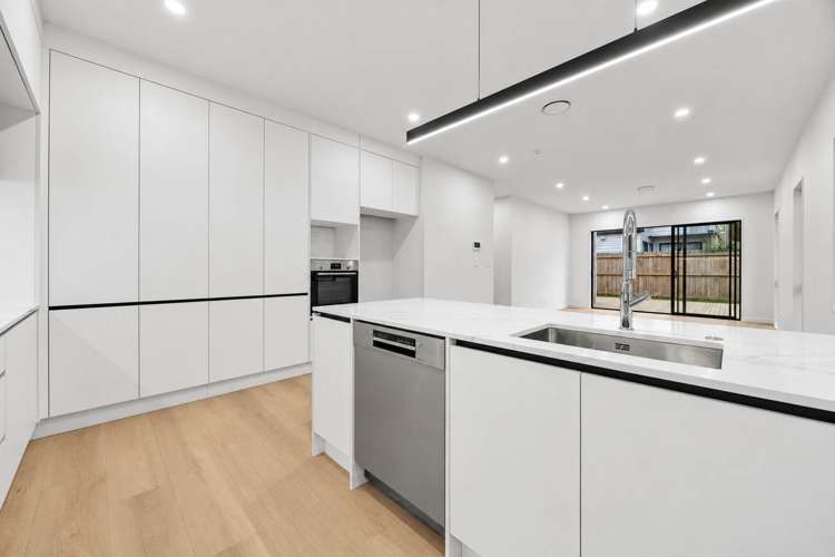6 Furlough Road Opaheke_23