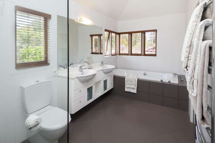 62 Parkhill Road Mellons Bay_18