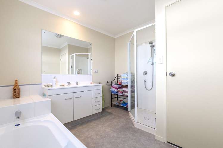 42 Hollister Lane Ohauiti_10